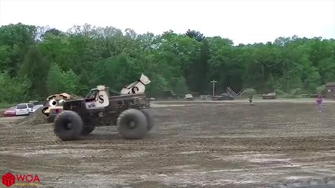 Crazy Monster Truck