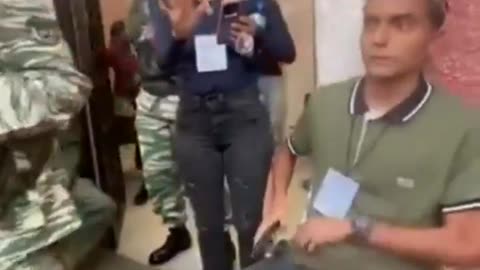 Voting locations were ordered to remain open after 6PM, despite being a violation of Venezuelan law