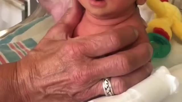 Nacen bebés extraños de madres inyectadas