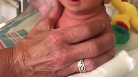 Nacen bebés extraños de madres inyectadas