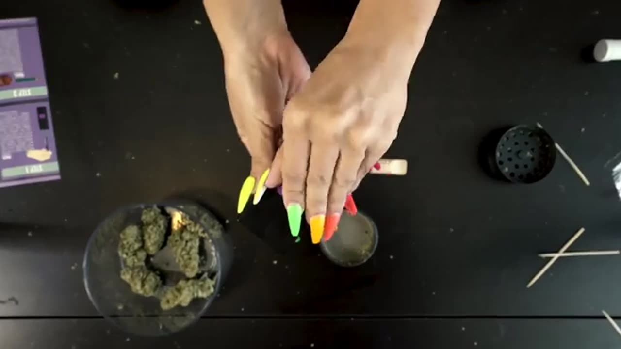 How to make a Cannabis cigar كيف تصنع سيجار حشيش القنب