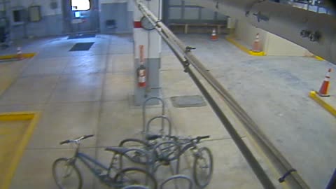 3134RHOBG2GarageEntrance_2021-01-06_13h20min02s920ms.mp4