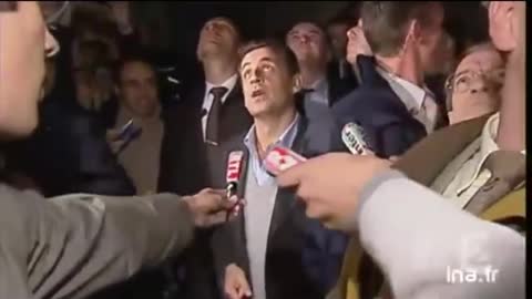 CE QUI CARACTÉRISE CETTE PÈGRE TALMUDOPITHÈQUE CE SONT LES MENACES... EXIT SARKOZY ET ATTILA !!!