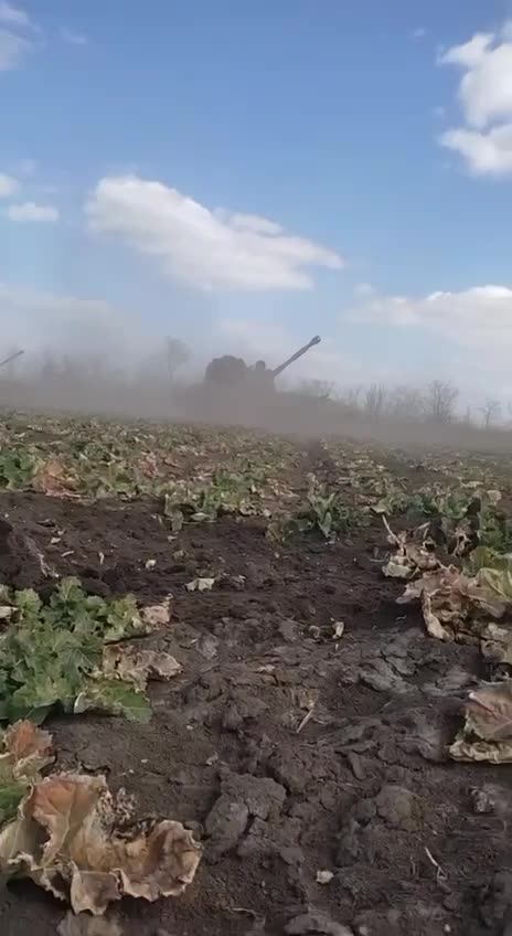 Massive Ukrainian Artillery Barrage
