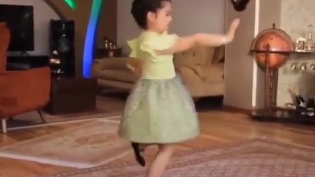 Beautiful Azeri dance with this little lady