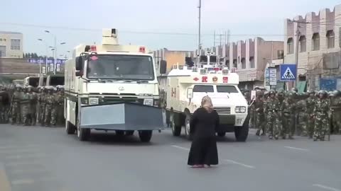 2009 Footage of Violence Between Chinese Civilians & Government Over Uyghurs