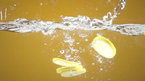 Lemon slice into water 1000 frames of upgrade video