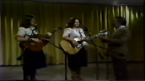 Suzie Frey & Loïs Kerr - Né de la poussière