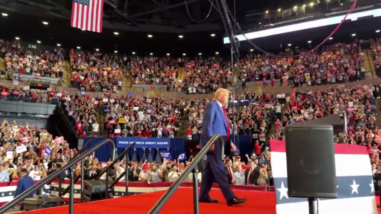 WOW! Check out this MAGA crowd who showed up for Trump in Long Island tonight!