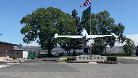 What's This About? USAF jet in Brewster, WA