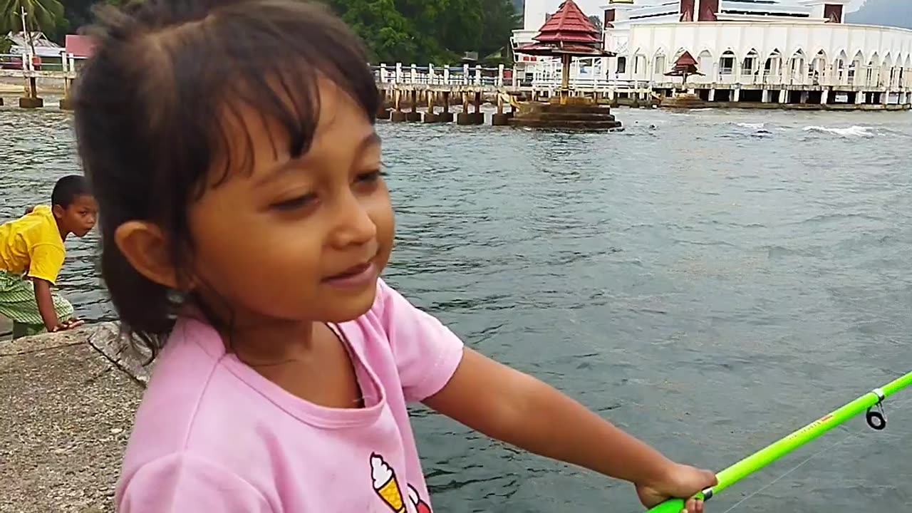 Kids Fishing squid