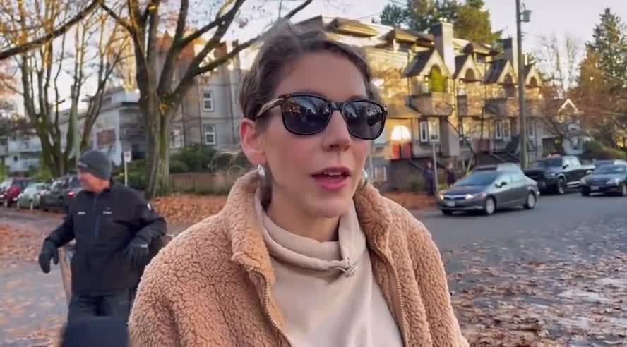 Would you like a naked man reading to your kids?