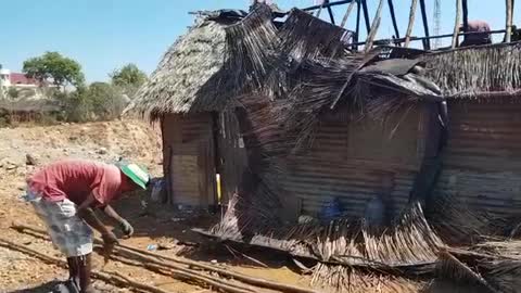 Grandma njuta house falling down