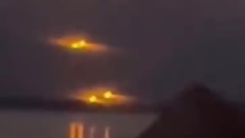 LARGE SUN-LIKE UFOS SPOTTED IN CANADA ‘WE’RE SEEING ALIENS.mp4