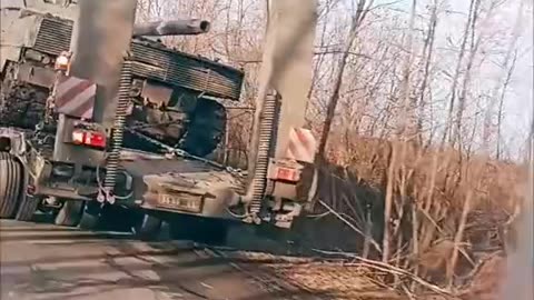 The German MAN HX81 8x8 truck with a German Leopard 2A6 tank