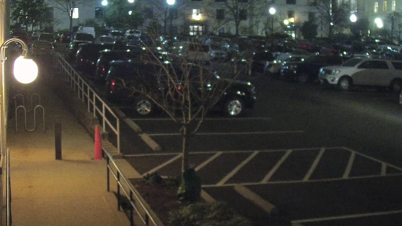 1671HQOB01NorthwestWalkway_2021-01-06_02h23min10s937ms.mp4