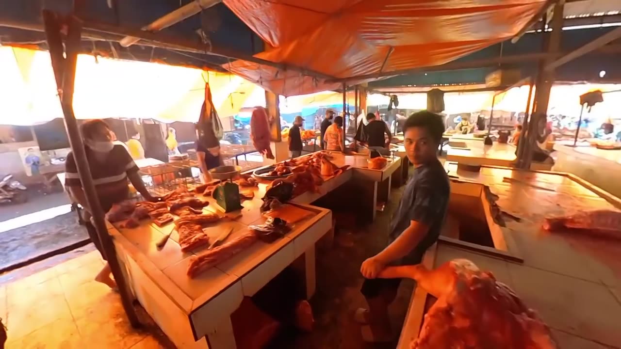 Extreme market in Tomohon, North Sulawesi, Indonesia