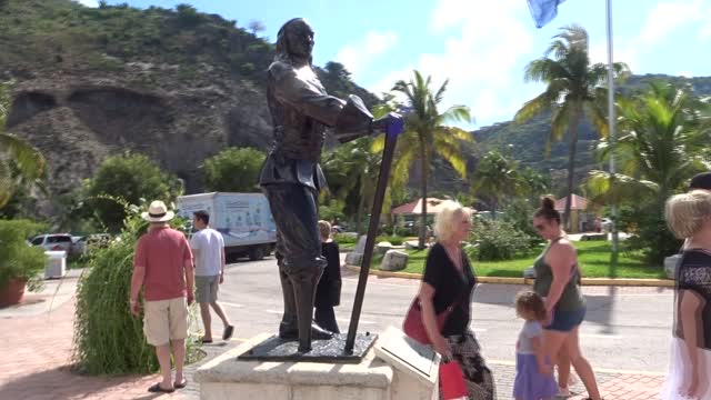 Statue of Peter Stuyvesant on Sint Maarten, with one leg, in the Cruise Harbour.
