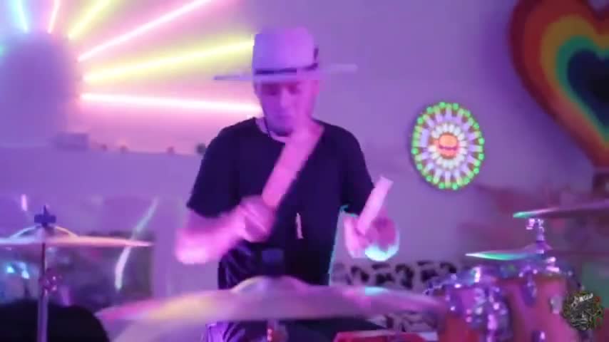 IF YOU STILL THINK YOUR GOVERNMENT HAS ANY VALIDITY AT ALL YOU'RE JUST NOT PAYING ATTENTION