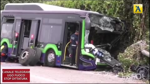 Autobus si schianta a Verona: 1 morto e 7 feriti gravi.
