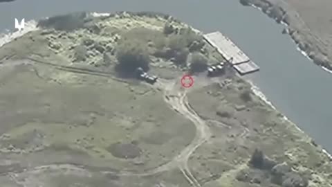 💥🔥 M142 HIMARS strikes with GMLRS missiles and cluster missiles on Russian