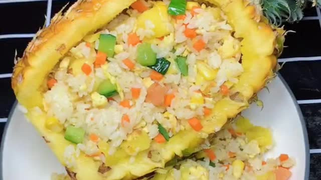In those days, I made a high value fried rice with pineapple