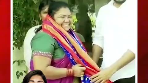 వరద బాధితులకు కుమారి ఆంటీ #kumariaunty giving funds to #cmr relief fund #viralvideo | FBTV NEWS