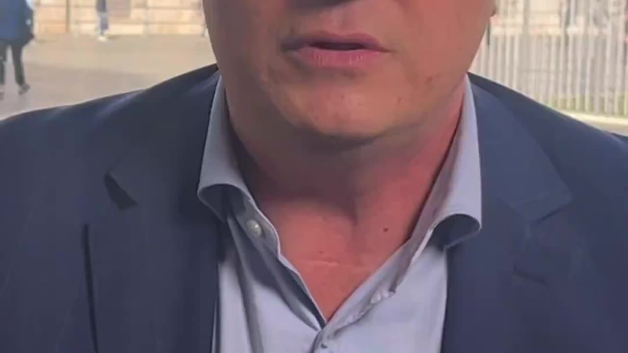🔵 “Sono arrivata prima, ma non ho vinto”. La maledizione di Bersani ha contagiato anche la Schlein.