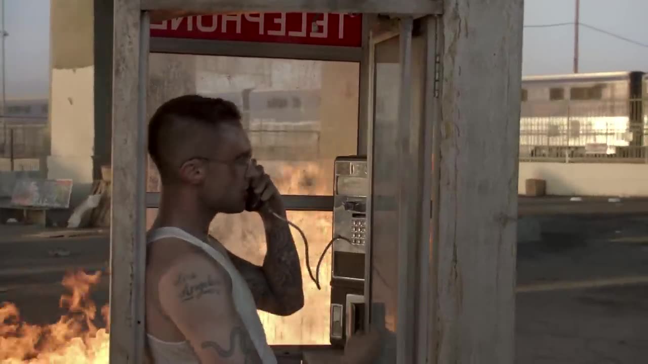 Maroon 5 - Payphone ft. Wiz Khalifa (Explicit) (Official Music Video)