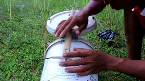 Simply capture wild cats that terrorize your home with these easy step by step trap setting video