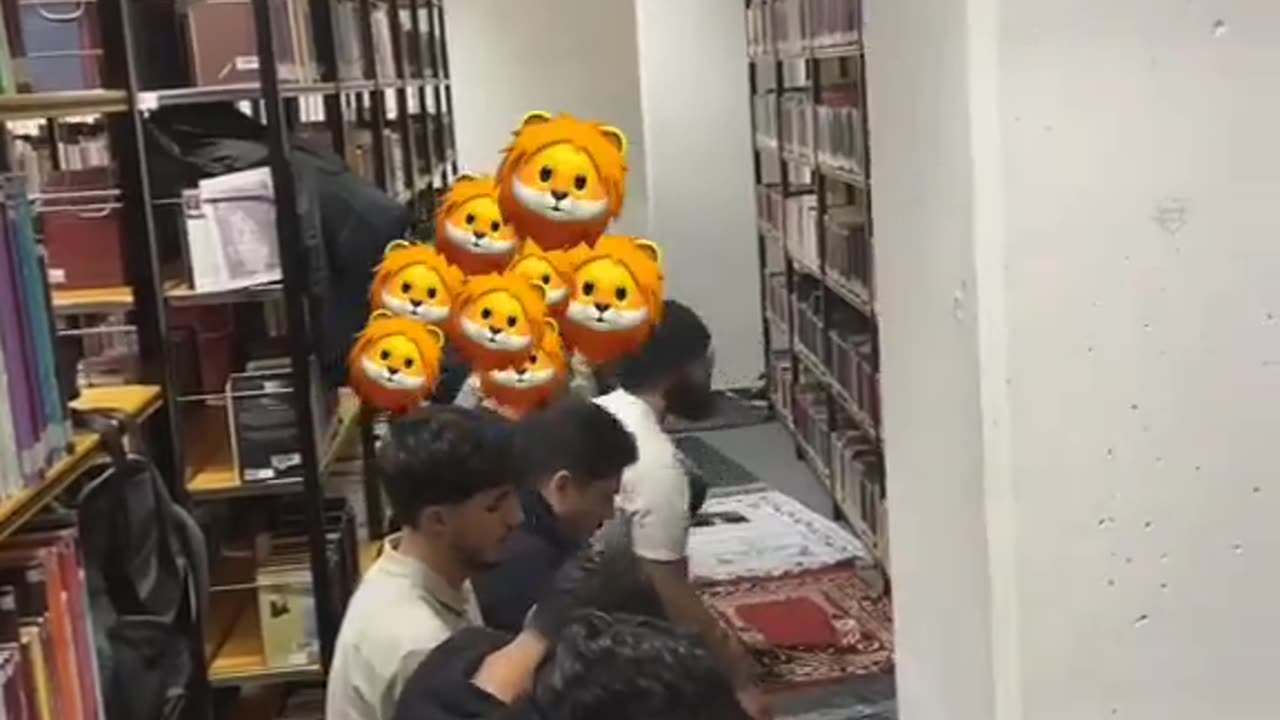 Μουσουλμάνοι προσεύχονται ΜΕΣΑ σε γερμανικό πανεπιστήμιο