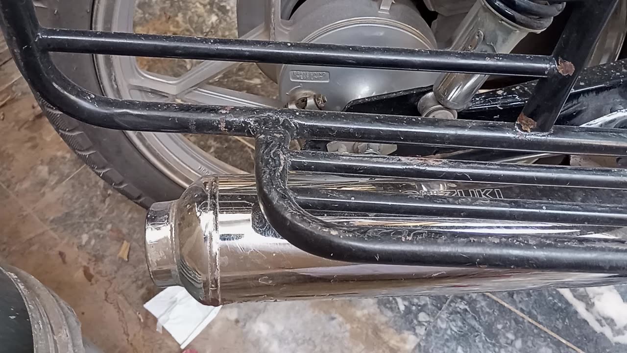 Suzuki GS150 SE Exhaust Throttle