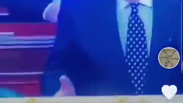 Swamp Rat Mitch McConnell Appears To Receive Hand Signals