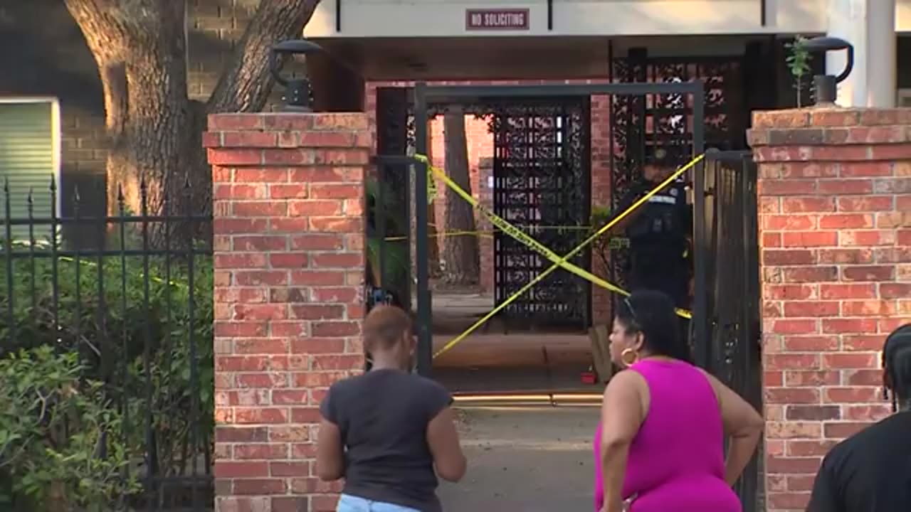 Woman found dead at apartment complex in Meyerland area