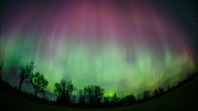 Spectacuar Northern Lights show over Estonia