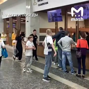 Grupo Wagner avança e galerias comerciais são fechadas em Moscou