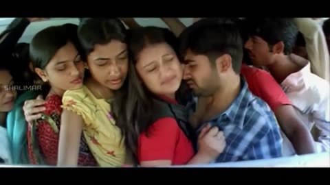 Hot Bollywood Romantic Scene on BUS