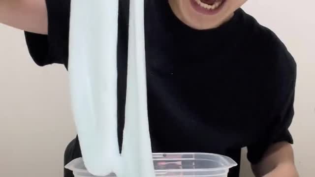 Can y’all not see it still in the bowl for the first video 😭🥺