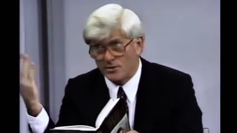 1977 - Donahue Interviews Donald Trump