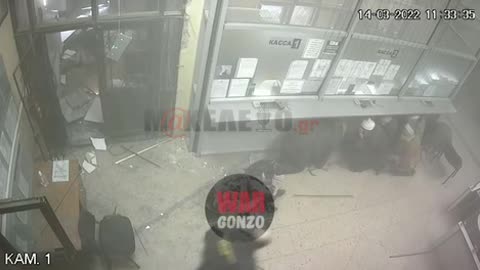 ΟΥΚΡΑΝΟΙ ΝΕΟΝΑΖΙ ΒΟΜΒΑΡΔΙΣΑΝ ΜΕ ΠΥΡΑΥΛΟΥΣ ΑΜΑΧΟΥΣ ΣΤΟ ΝΤΟΝΕΤΣΚ