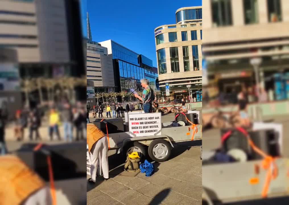 Oster-Schildermarsch durch das sonnige Frankfurt/Main... Eröffnungsrede von Jan Veil