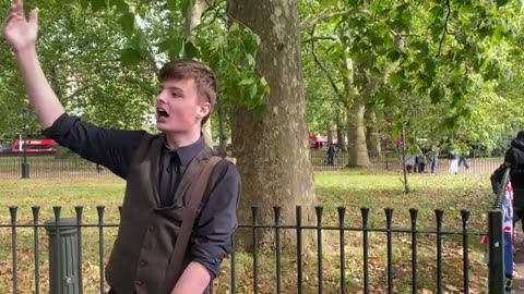 Young bob challenge by young Muslim _ speakers corner