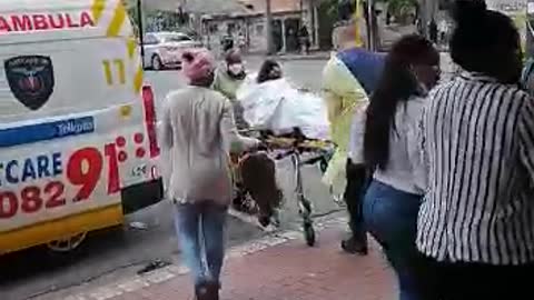 Durban Metro cop delivers baby on Durban CBD sidewalk