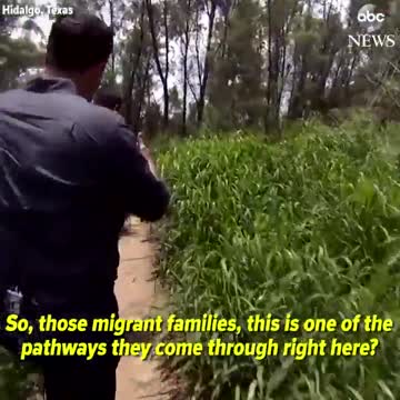 ABC reporter encounters smuggler at border