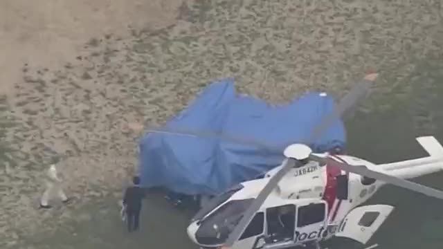 ヘリで運ばれる安倍ちゃん