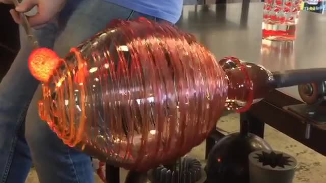 Guy Creates Multi-Colored Vases Using Glassblowing Technique 👍👍🔥