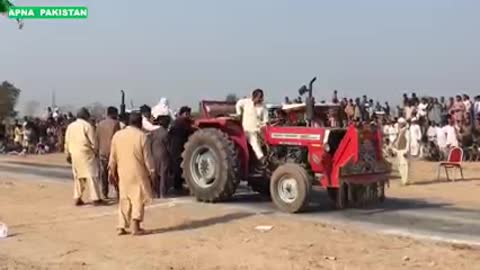 tractor vs tractor tochan muqabala