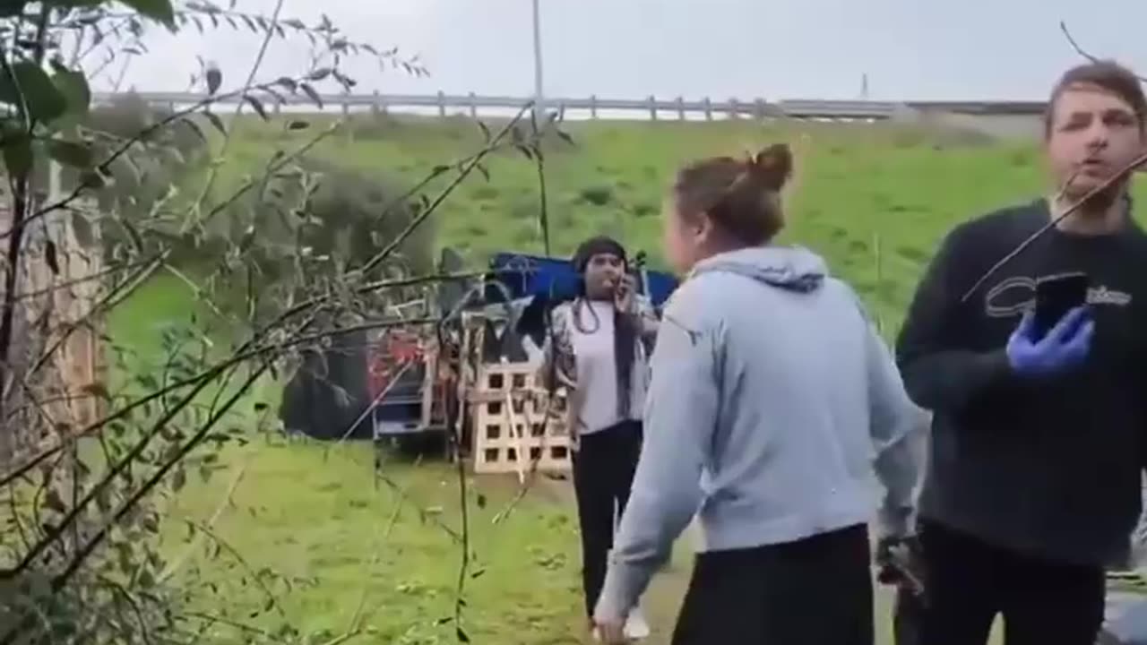 Man protects his property from the crackhead encampment next door to him