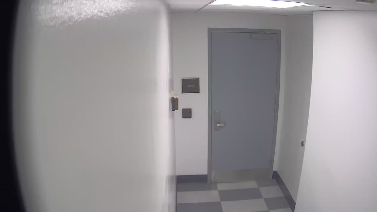 6141RHOBG1G101DStairwayLobbyEntry_2021-01-06_22h00min03s930ms.mp4