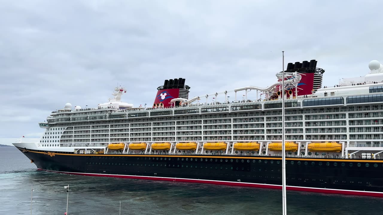 Disney Dream Departure with Melody 4K in Ponta Delgada, Sao Miguel Azores 🇵🇹 - 26.10.2024 #cruise